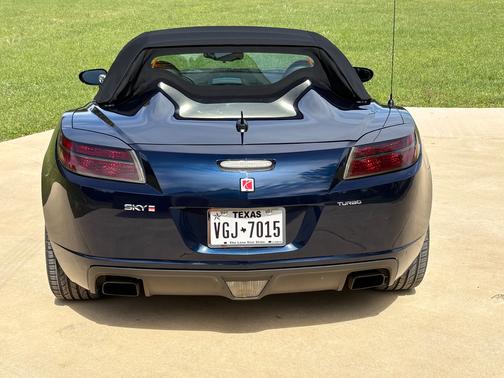 2007 Saturn Sky Red Line