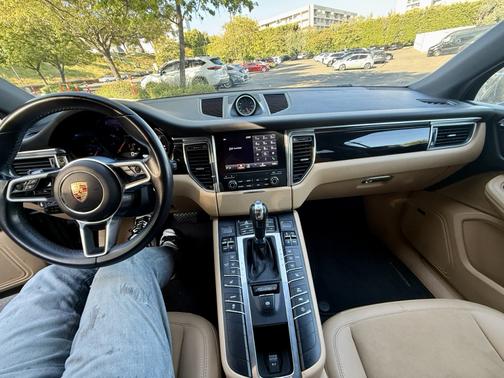 Black 2018 Porsche Macan Macan Sport Edition