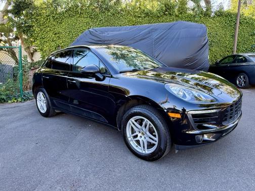 Black 2018 Porsche Macan Macan Sport Edition