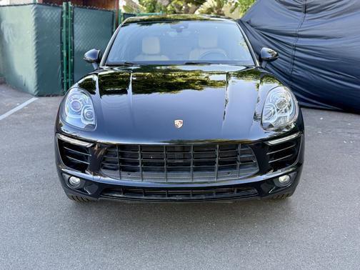 Black 2018 Porsche Macan Macan Sport Edition