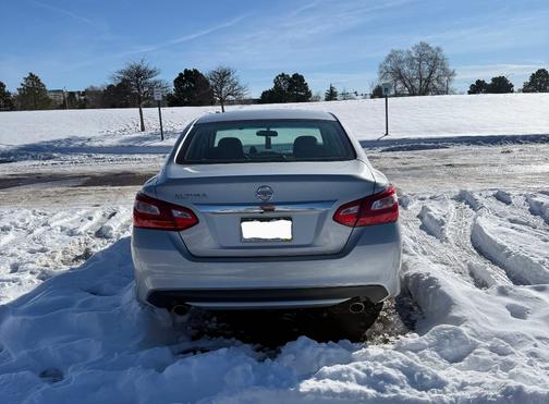 Silver 2016 Nissan Altima 2.5
