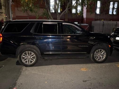 Blue 2022 GMC Yukon SLT