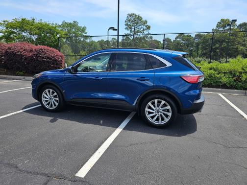 2022 Ford Escape Titanium Hybrid