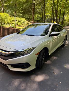 White 2017 Honda Civic EX-L