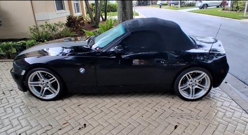 Black 2006 BMW Z4 3.0i Roadster