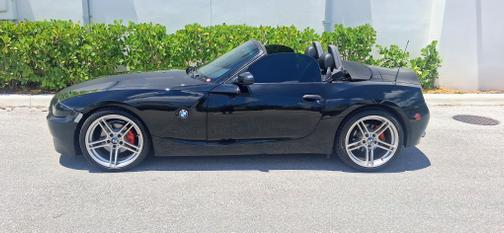 Black 2006 BMW Z4 3.0i Roadster