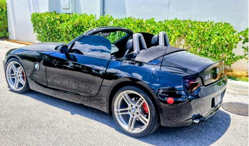 Black 2006 BMW Z4 3.0i Roadster
