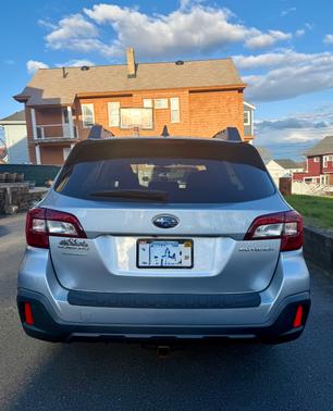 Gray 2018 Subaru Outback 2.5i Premium