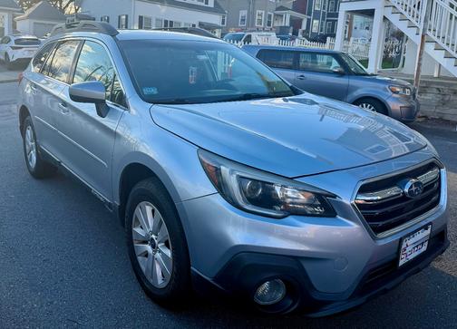 Gray 2018 Subaru Outback 2.5i Premium