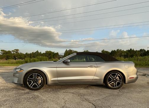 2022 Ford Mustang EcoBoost Premium