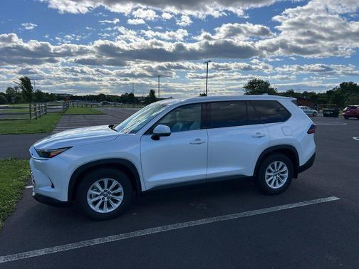 White 2025 Toyota Grand Highlander Hybrid XLE