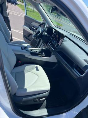 White 2025 Toyota Grand Highlander Hybrid XLE