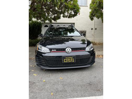 2017 Volkswagen Golf GTI Sport 4-Door