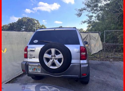 Silver 2005 Toyota RAV4 Base