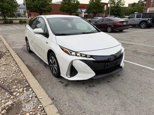 White 2018 Toyota Prius Prime Plus