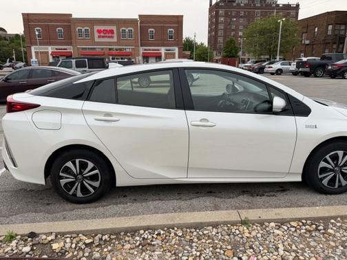 White 2018 Toyota Prius Prime Plus