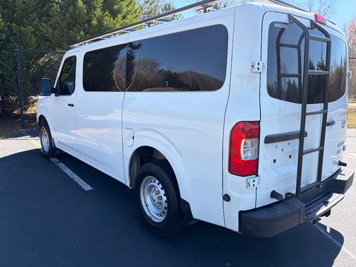 2015 Nissan NV Passenger NV3500 HD S V6