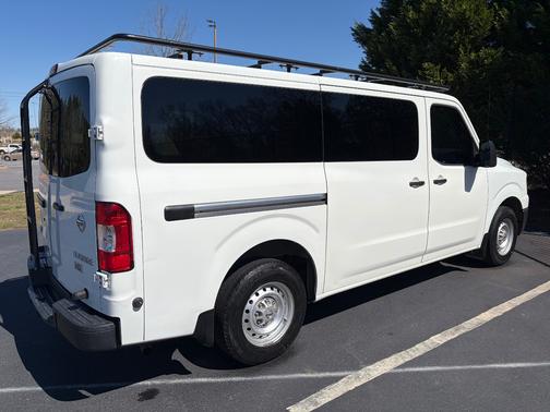 2015 Nissan NV Passenger NV3500 HD S V6