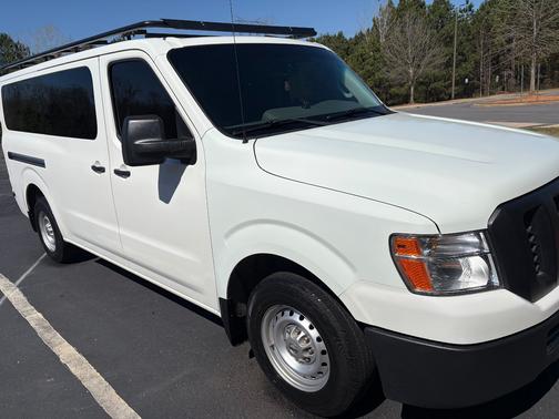 2015 Nissan NV Passenger NV3500 HD S V6