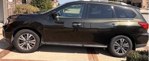 2017 Nissan Pathfinder SL