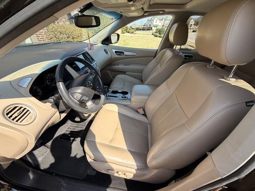 2017 Nissan Pathfinder SL