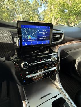 White 2021 Ford Explorer Limited