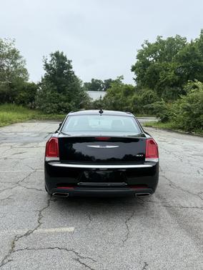 Black 2019 Chrysler 300 Touring