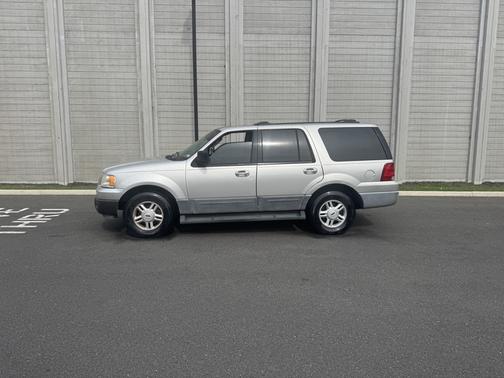 2004 Ford Expedition XLT