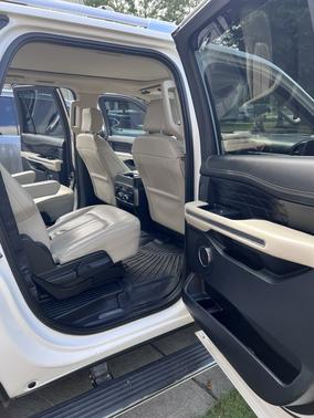 White 2020 Ford Expedition Max Platinum