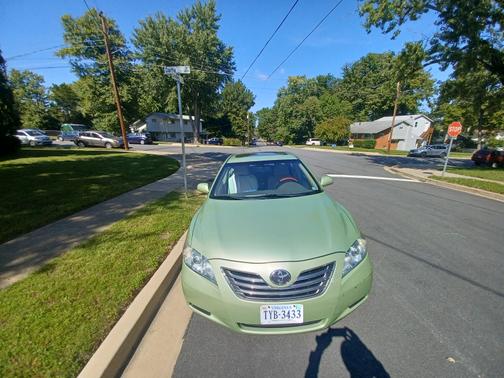 Photo 2 of 6 of 2007 Toyota Camry Hybrid Base
