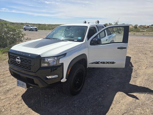 2024 Nissan Frontier SV