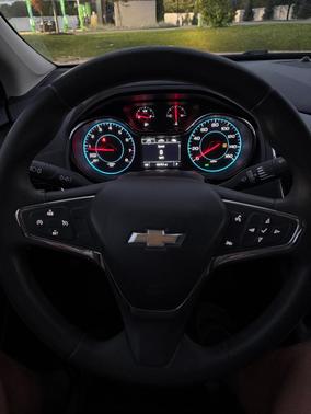Silver 2018 Chevrolet Cruze LT