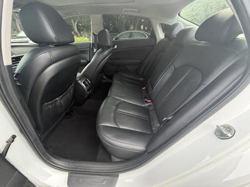 White 2017 Kia Optima EX