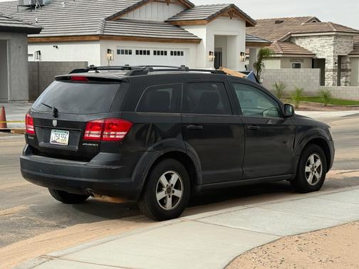 Black 2009 Dodge Journey SE