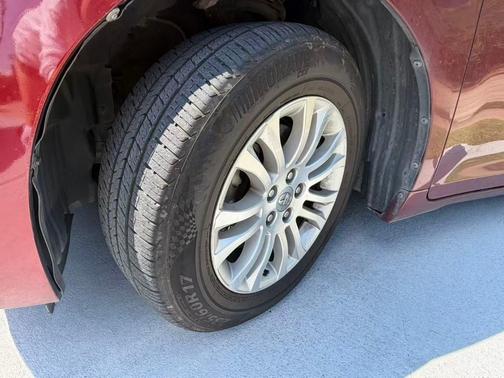 Red 2016 Toyota Sienna XLE