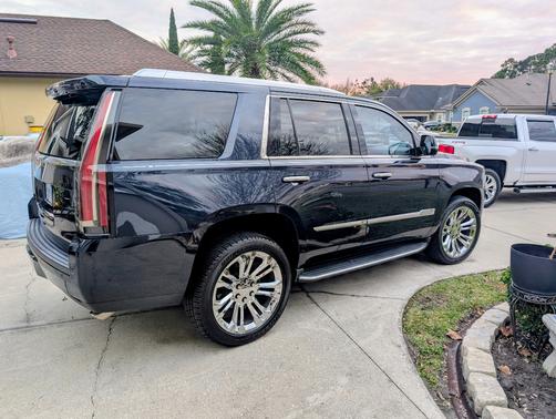 2018 Cadillac Escalade Luxury