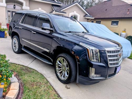 2018 Cadillac Escalade Luxury