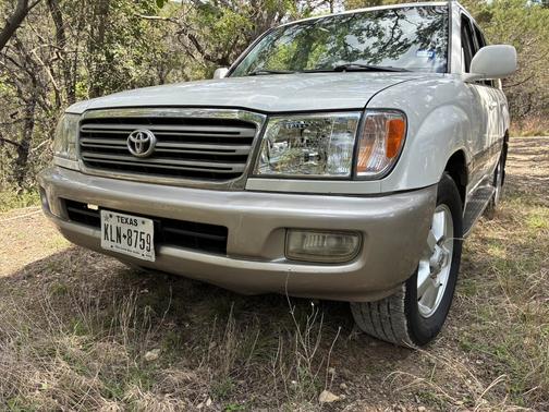 White 2005 Toyota Land Cruiser Base