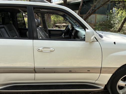 White 2005 Toyota Land Cruiser Base