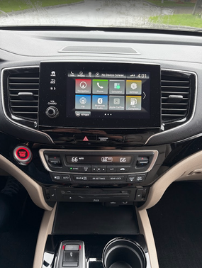 Green 2019 Honda Pilot Touring 8-Passenger
