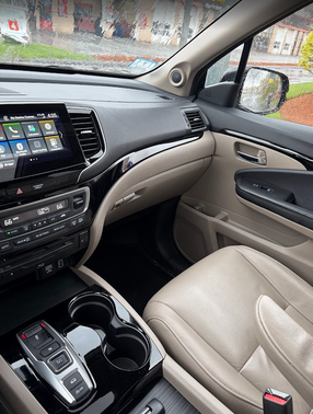 Green 2019 Honda Pilot Touring 8-Passenger