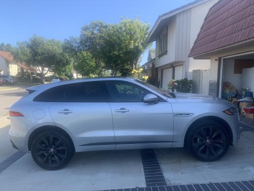 Photo 4 of 8 of 2019 Jaguar F-PACE 25t R-Sport