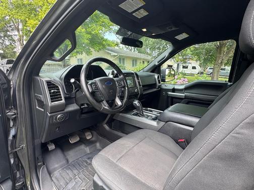 Gray 2016 Ford F-150 XLT