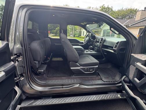 Gray 2016 Ford F-150 XLT