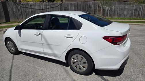 White 2018 Kia Rio S