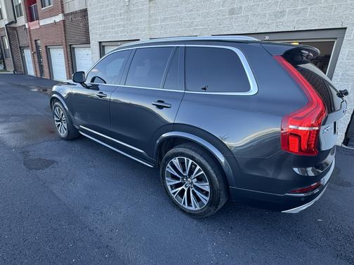 Gray 2021 Volvo XC90 T5 Momentum