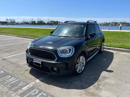 Black 2022 MINI Countryman Cooper