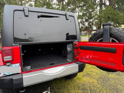 2013 Jeep Wrangler Unlimited Sahara