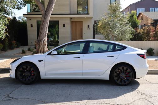 2023 Tesla Model 3 Performance