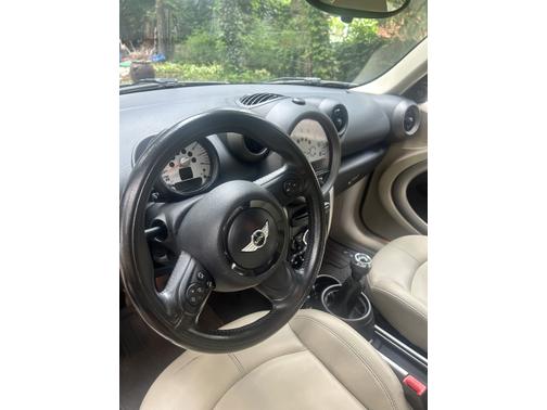 2011 MINI Cooper Countryman Base